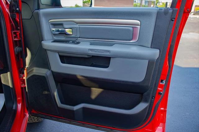 2017 Ram 1500 Big Horn Crew Cab 4x4 57 Box