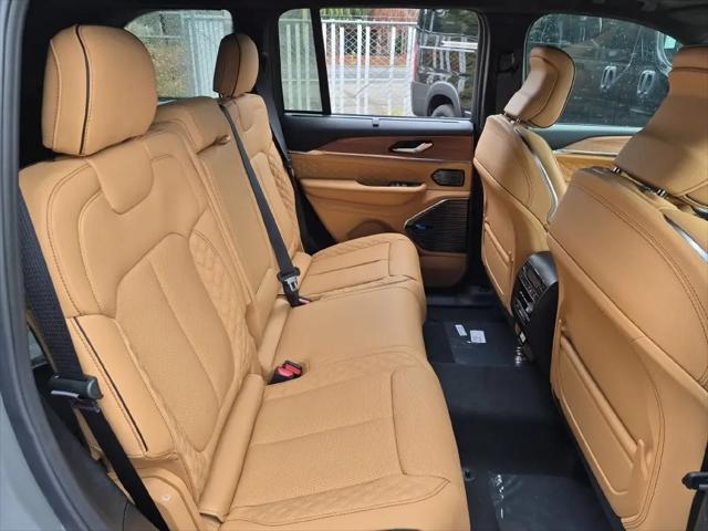 2027 Jeep Grand Cherokee Summit