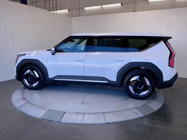 2026 Kia EV9 Light Short Range