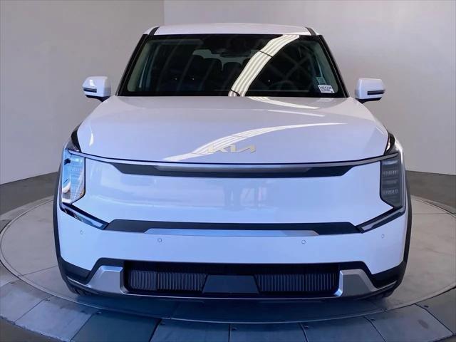 2026 Kia EV9 Light Short Range