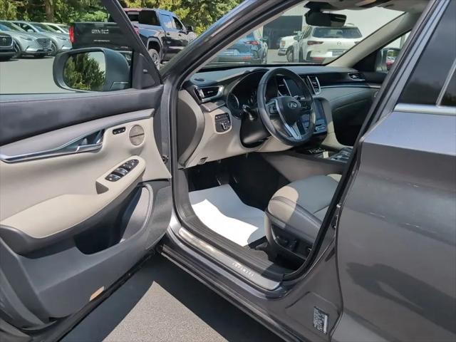 2023 INFINITI QX50 LUXE AWD