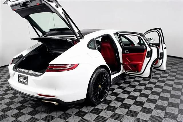 2018 Porsche Panamera Panamera