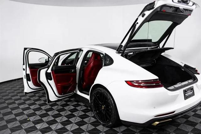 2018 Porsche Panamera Panamera