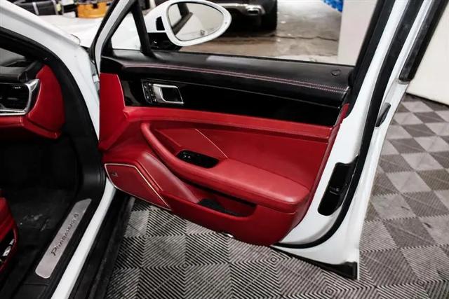 2018 Porsche Panamera Panamera