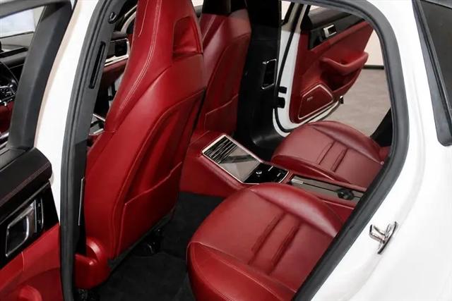 2018 Porsche Panamera Panamera