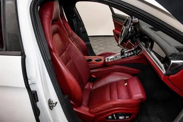 2018 Porsche Panamera Panamera