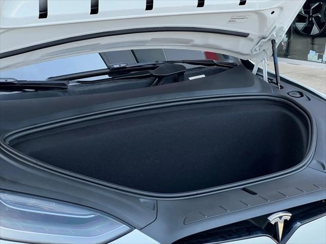 2023 Tesla Model X Standard Range