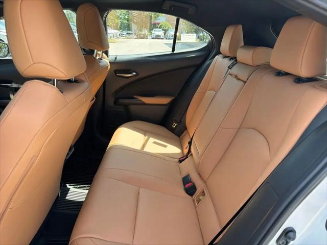 2025 Lexus 300 Premium
