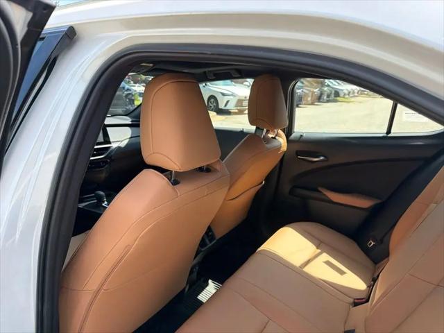 2025 Lexus 300 Premium