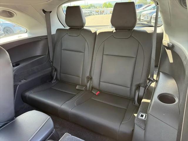 2017 Acura MDX w/Advance Package