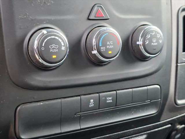 2019 Ram 1500 Classic Express Quad Cab 4x4 64 Box