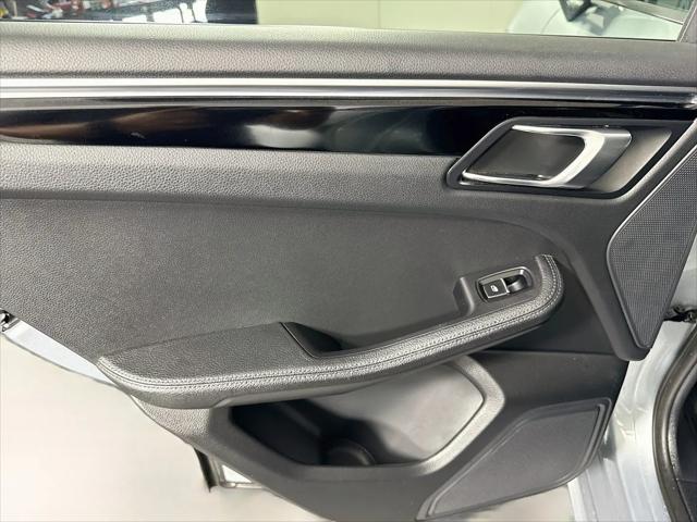 2023 Porsche Macan Macan