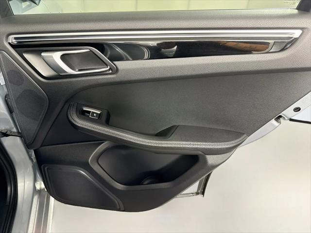 2023 Porsche Macan Macan
