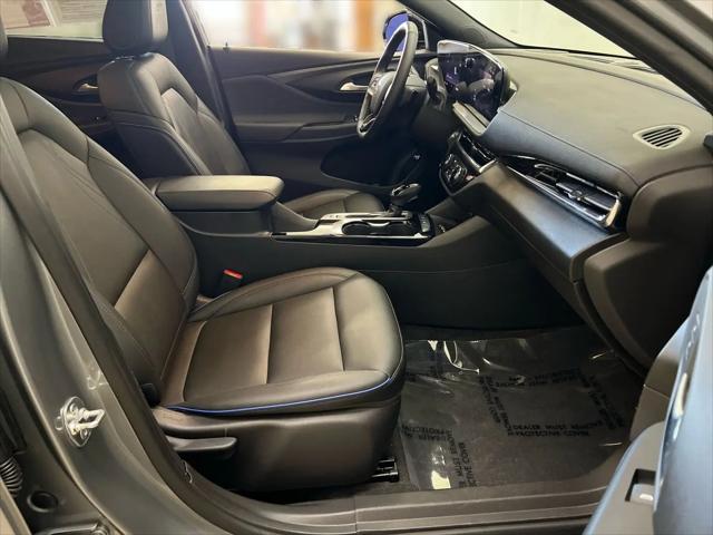 2025 Buick NV Sport Touring FWD