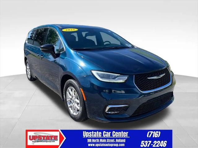 2025 Chrysler Pacifica Select for sale in Attica, NY