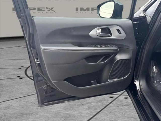 2025 Chrysler Pacifica Limited