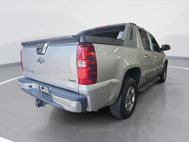 2011 Chevrolet Avalanche LS