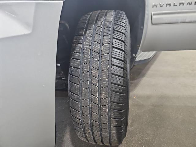 2011 Chevrolet Avalanche LS