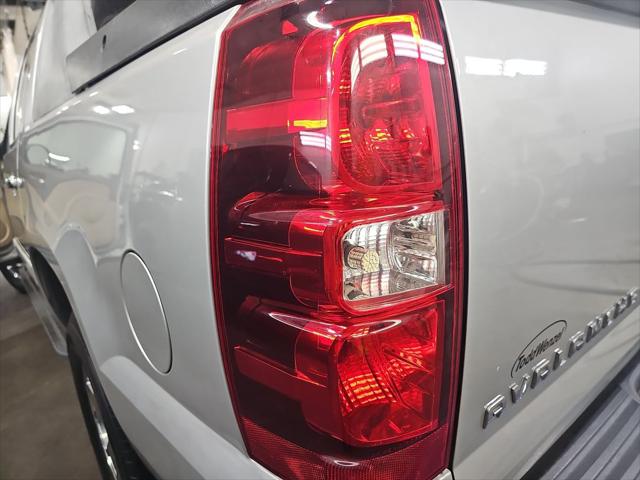 2011 Chevrolet Avalanche LS