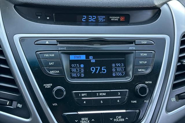 2016 Hyundai Elantra SE