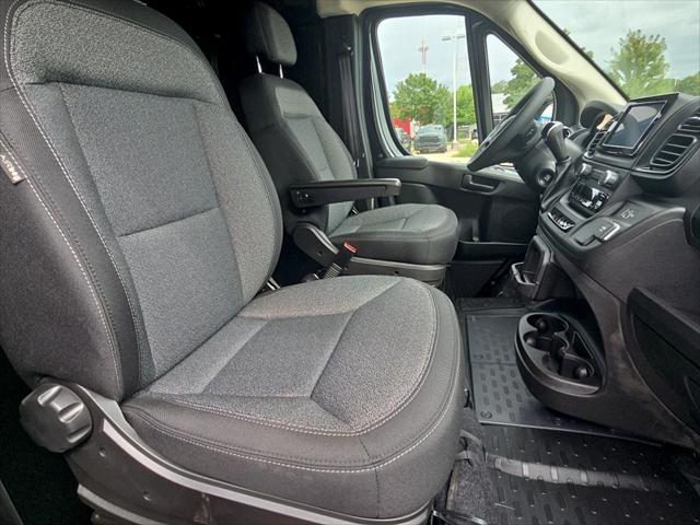 2026 Ram ProMaster Cargo Van Tradesman Low Roof 118 WB w/Pass Seat