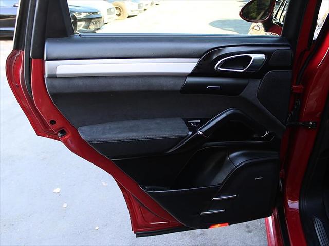 2016 Porsche Cayenne GTS