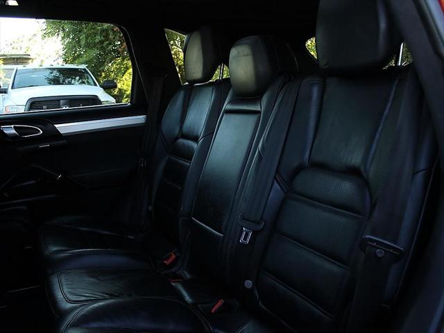 2016 Porsche Cayenne GTS