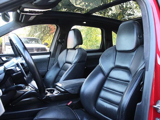 2016 Porsche Cayenne GTS