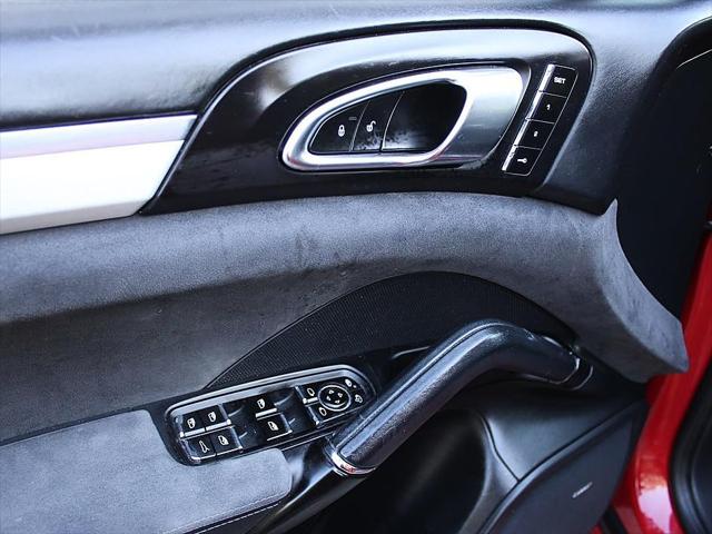 2016 Porsche Cayenne GTS