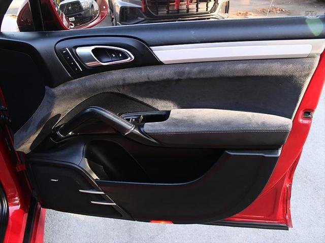 2016 Porsche Cayenne GTS