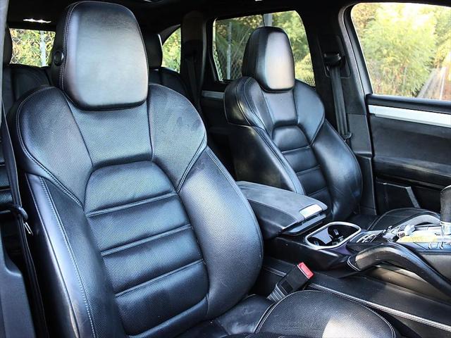 2016 Porsche Cayenne GTS