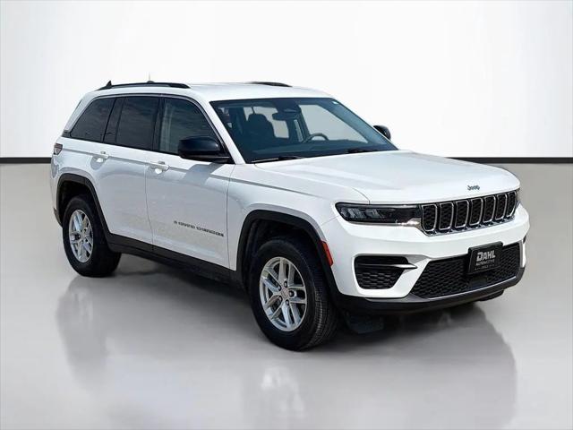 2023 Jeep Grand Cherokee Laredo 4x4 for sale in Rochester, MN