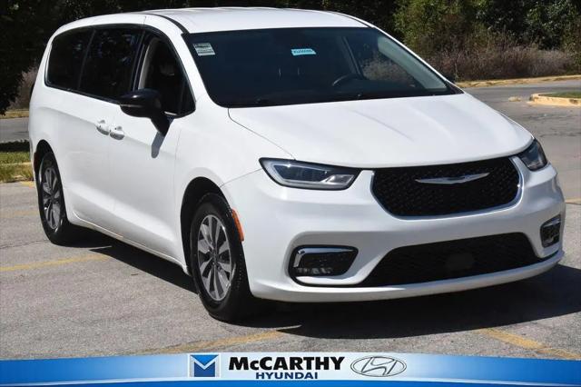 2024 Chrysler Pacifica Hybrid Select for sale in Lawrence, KS