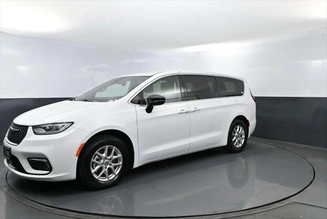 2025 Chrysler Pacifica Select for sale in Santa Clarita, CA