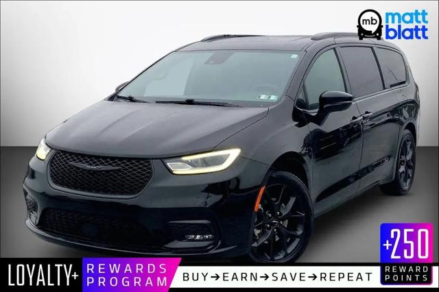 2025 Chrysler Pacifica Limited for sale in Abington, PA