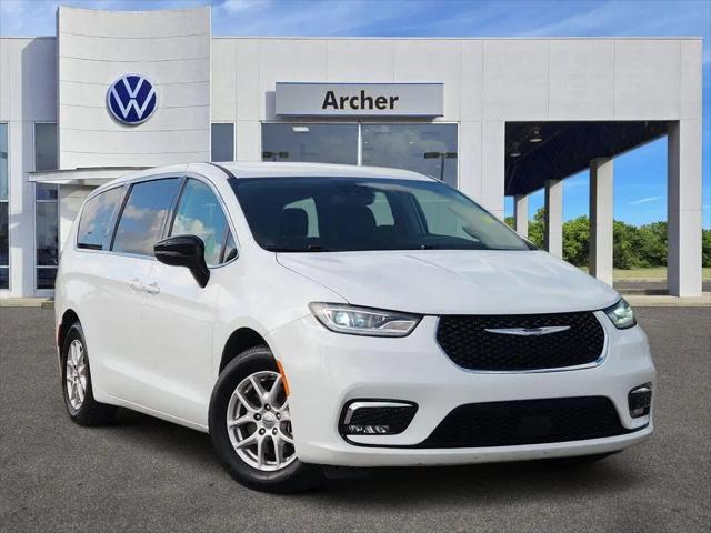 2024 Chrysler Pacifica Touring L for sale in Houston, TX
