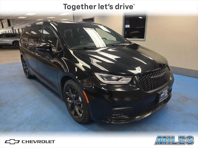 2025 Chrysler Pacifica Limited for sale in Decatur, IL