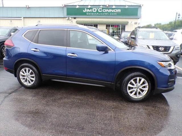 2018 Nissan Rogue SV for sale in Oconomowoc, WI