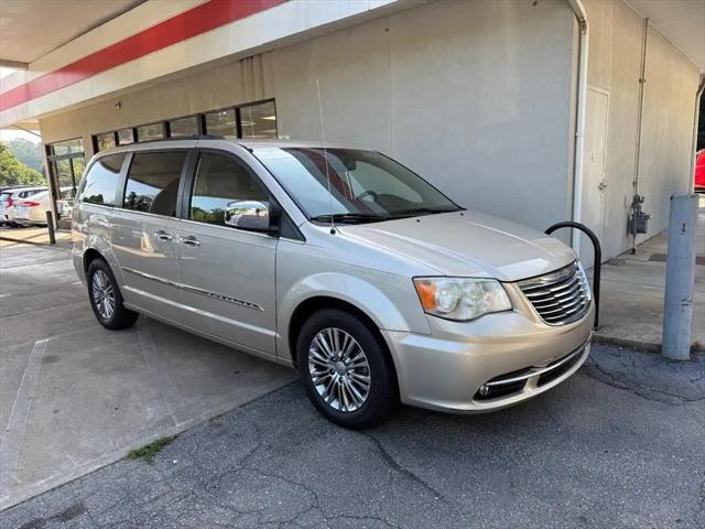 2014 Chrysler Town & Country Touring-L for sale in Asheville, NC