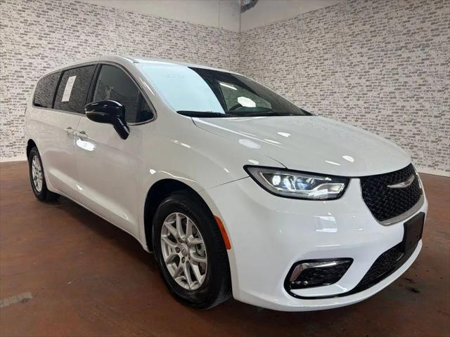 2026 Chrysler Pacifica Select for sale in Columbia, TN