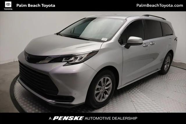2023 Toyota Sienna LE for sale in West Palm Beach, FL