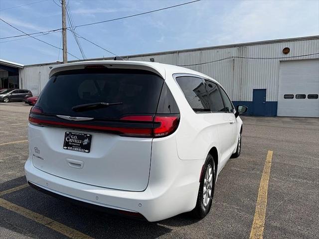 2024 Chrysler Pacifica Touring L
