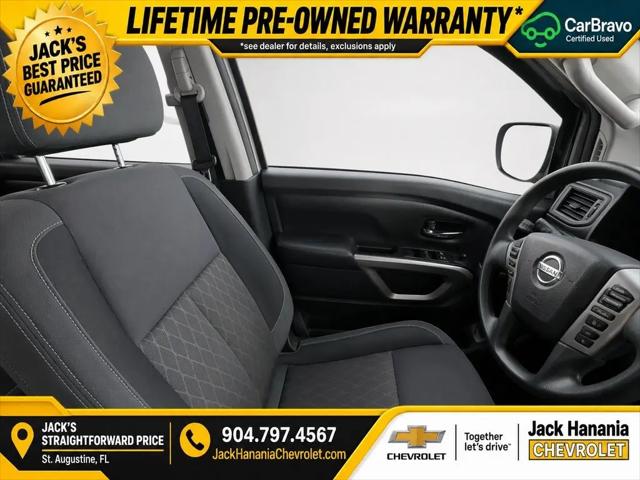 2022 Nissan Titan Crew Cab SV 4x2