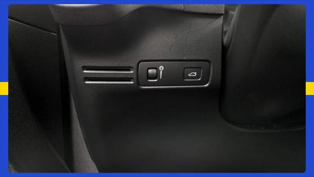 2021 Volvo XC40 T4 R-Design