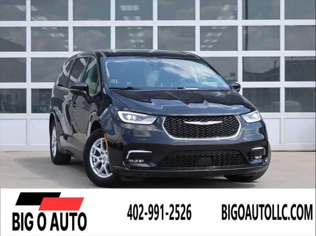 2023 Chrysler Pacifica Touring L for sale in Omaha, NE