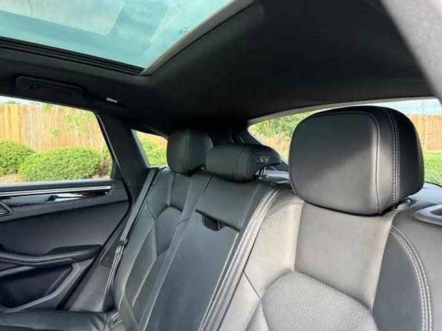 2015 Porsche Macan S