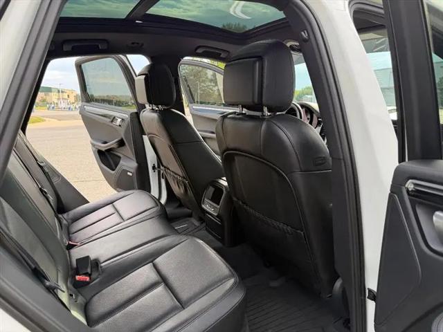 2015 Porsche Macan S