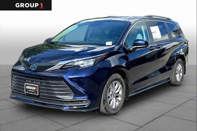 2024 Toyota Sienna LE for sale in Manchester, NH