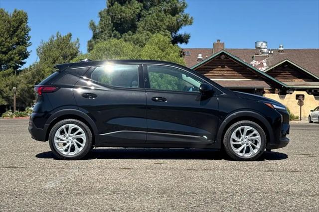 2027 Chevrolet Bolt LT FWD