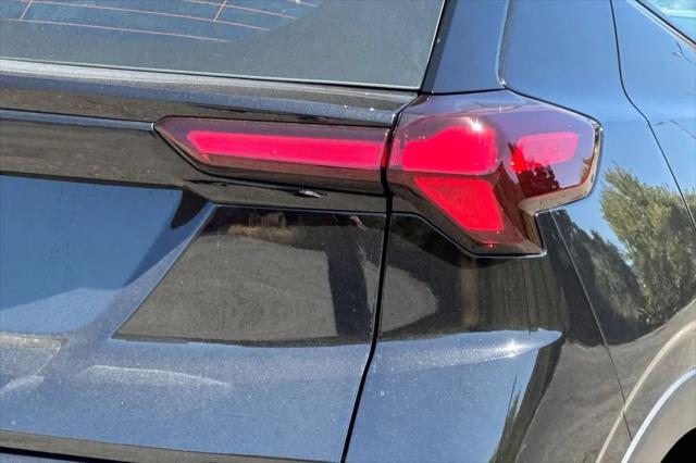2027 Chevrolet Bolt LT FWD